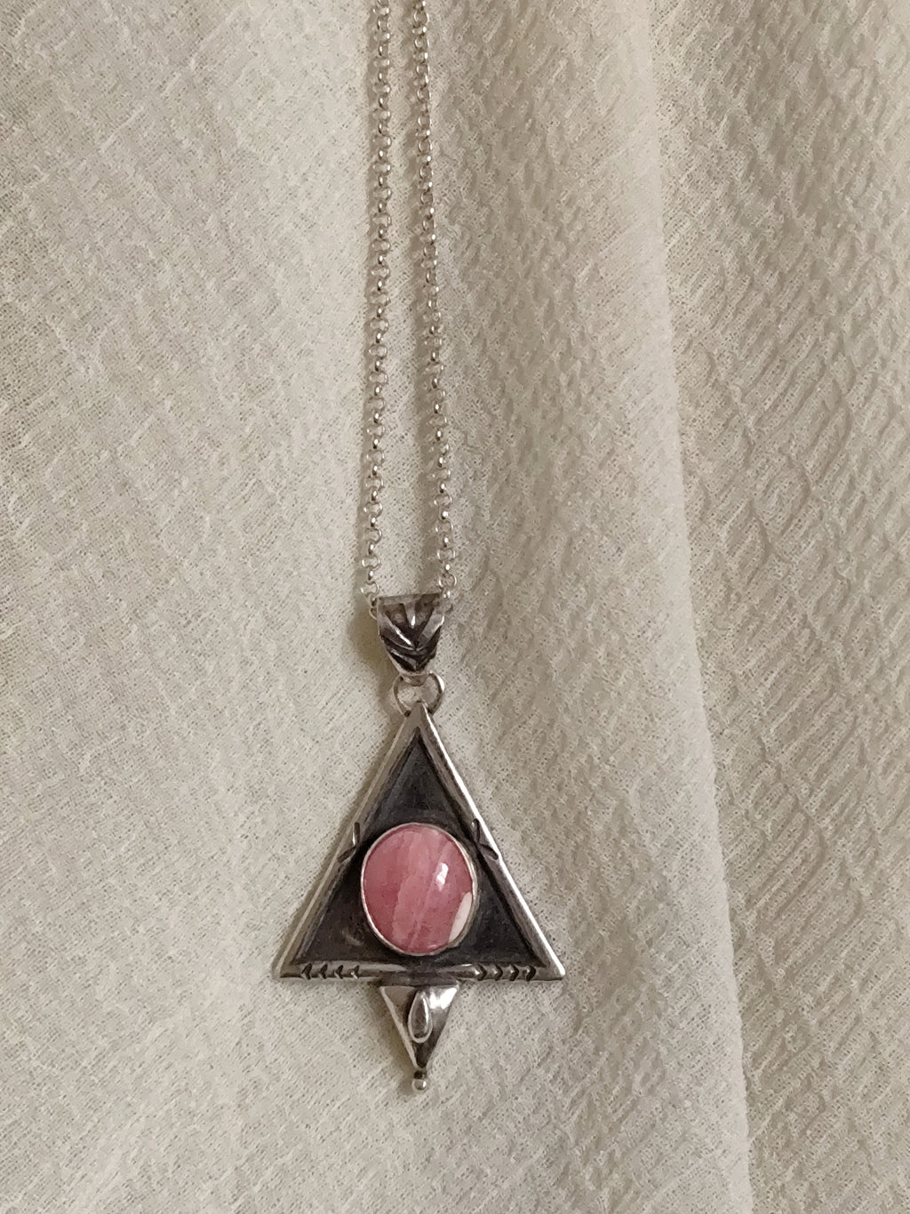 Colgante ERA, triangulo plata 925