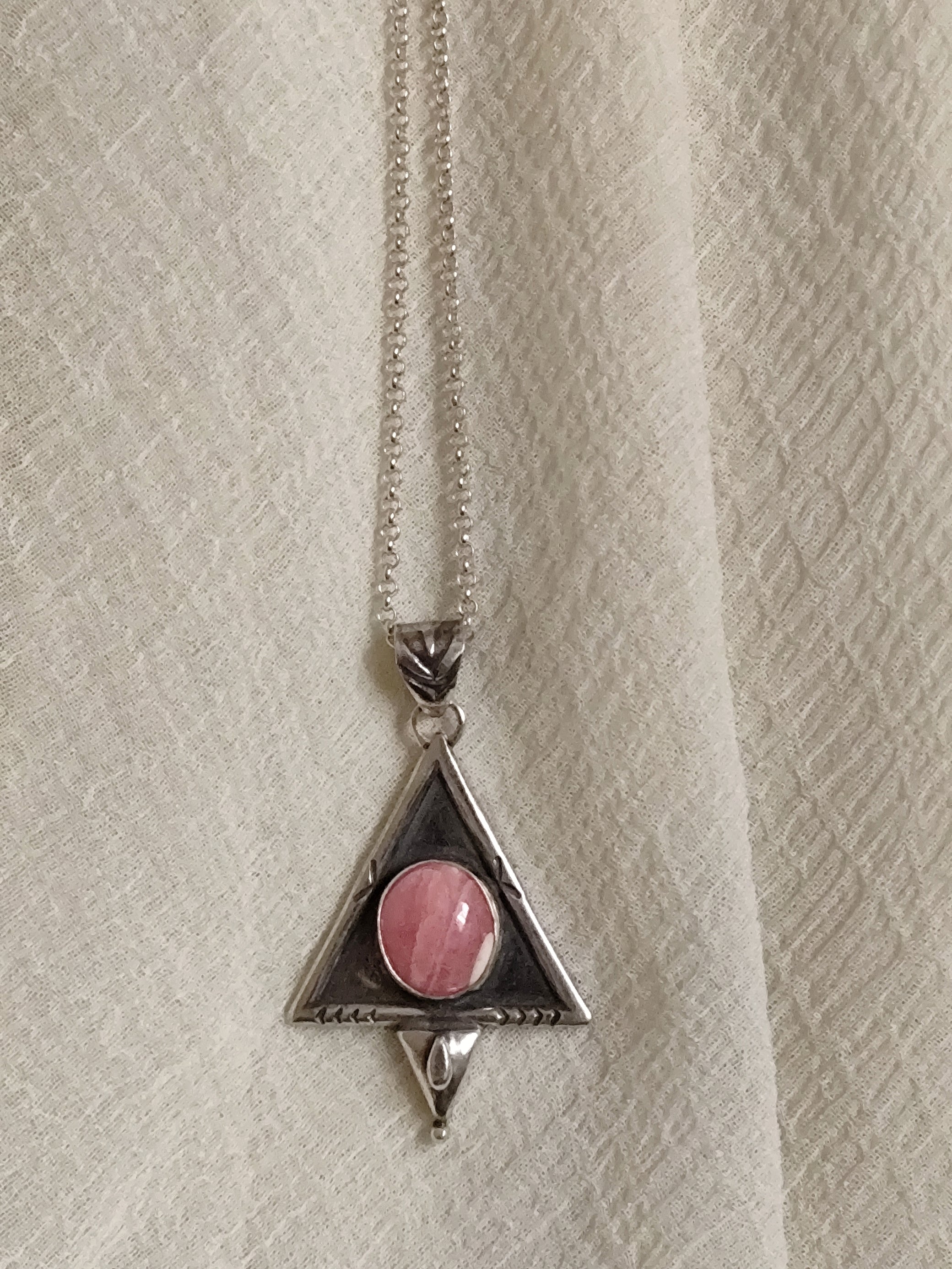 Colgante ERA, triangulo plata 925