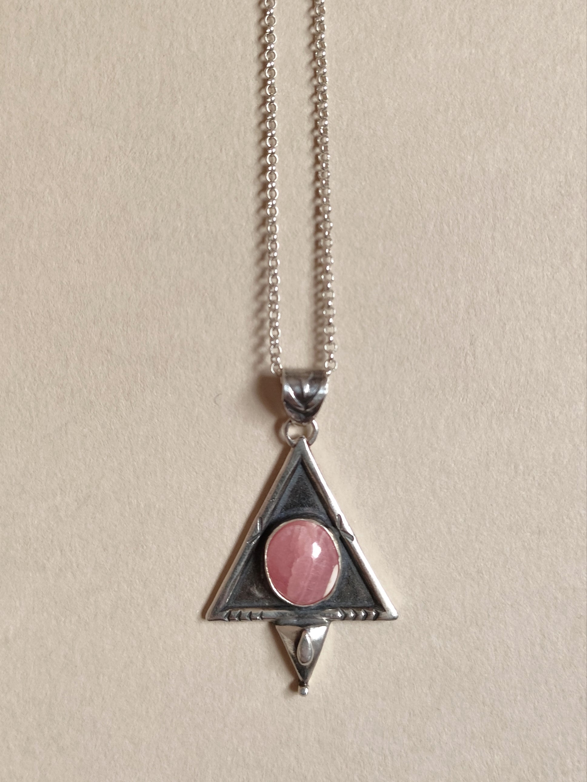Colgante ERA, triangulo plata 925