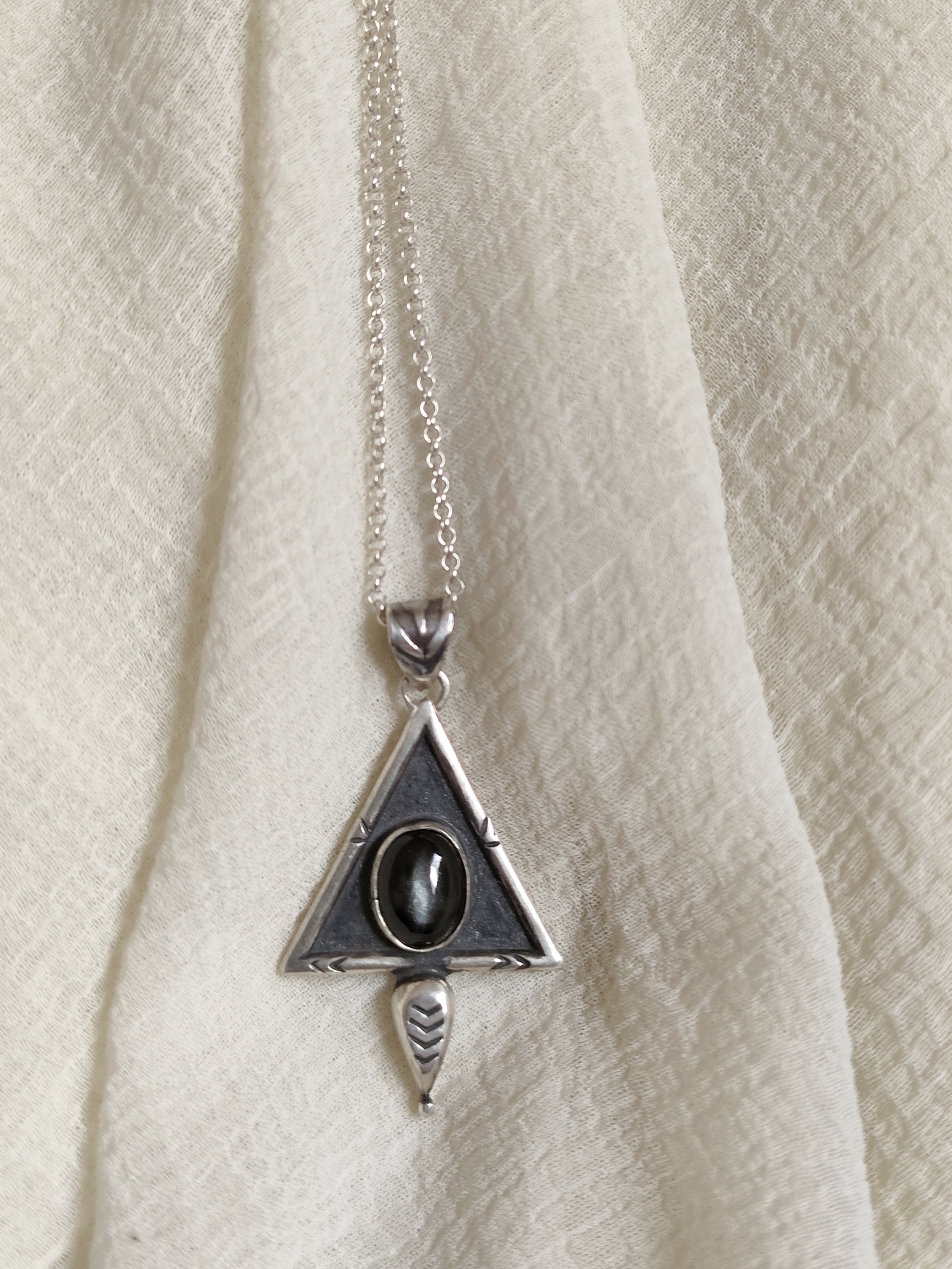 Colgante ERA, triangulo plata 925