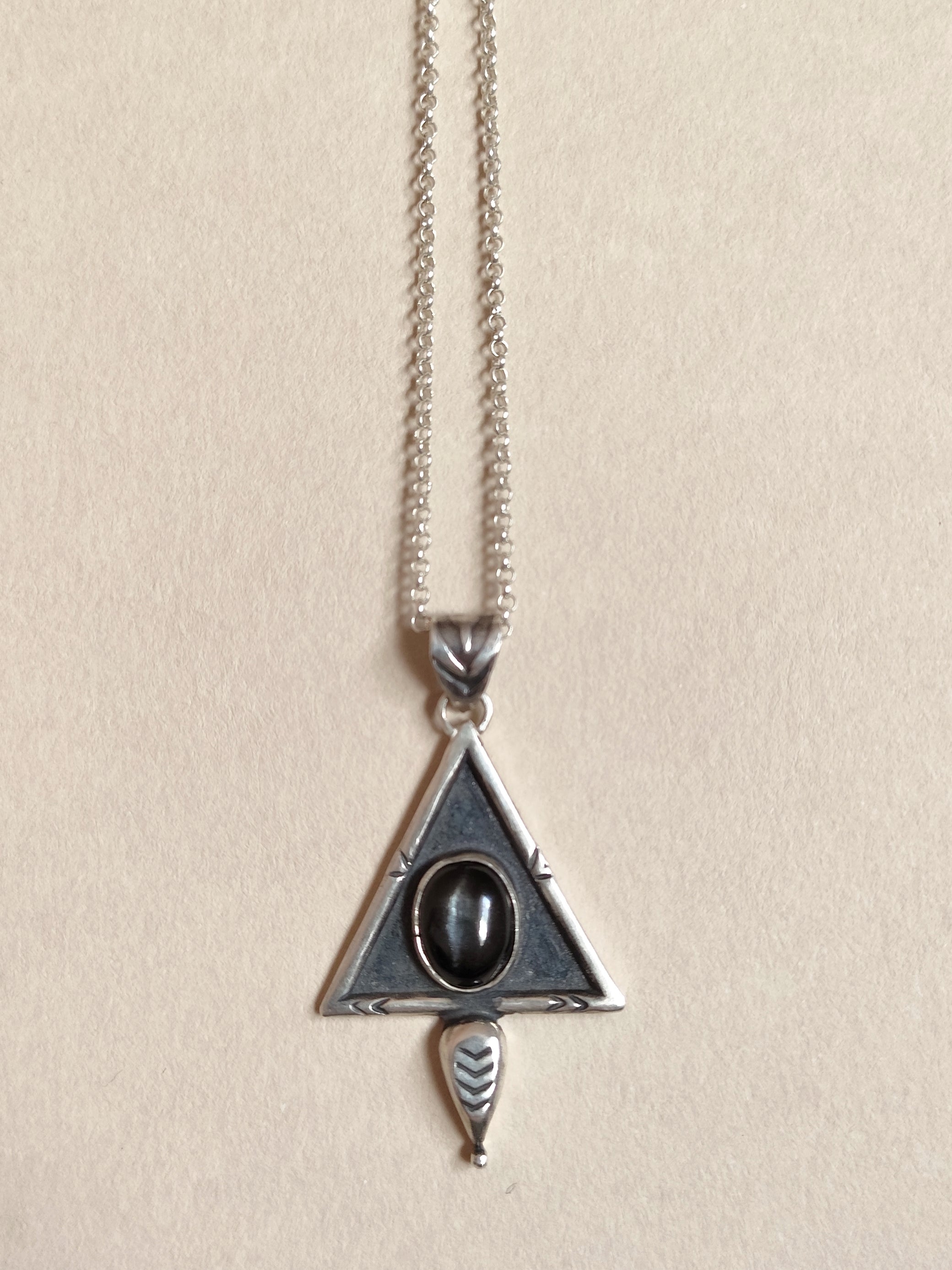 Colgante ERA, triangulo plata 925