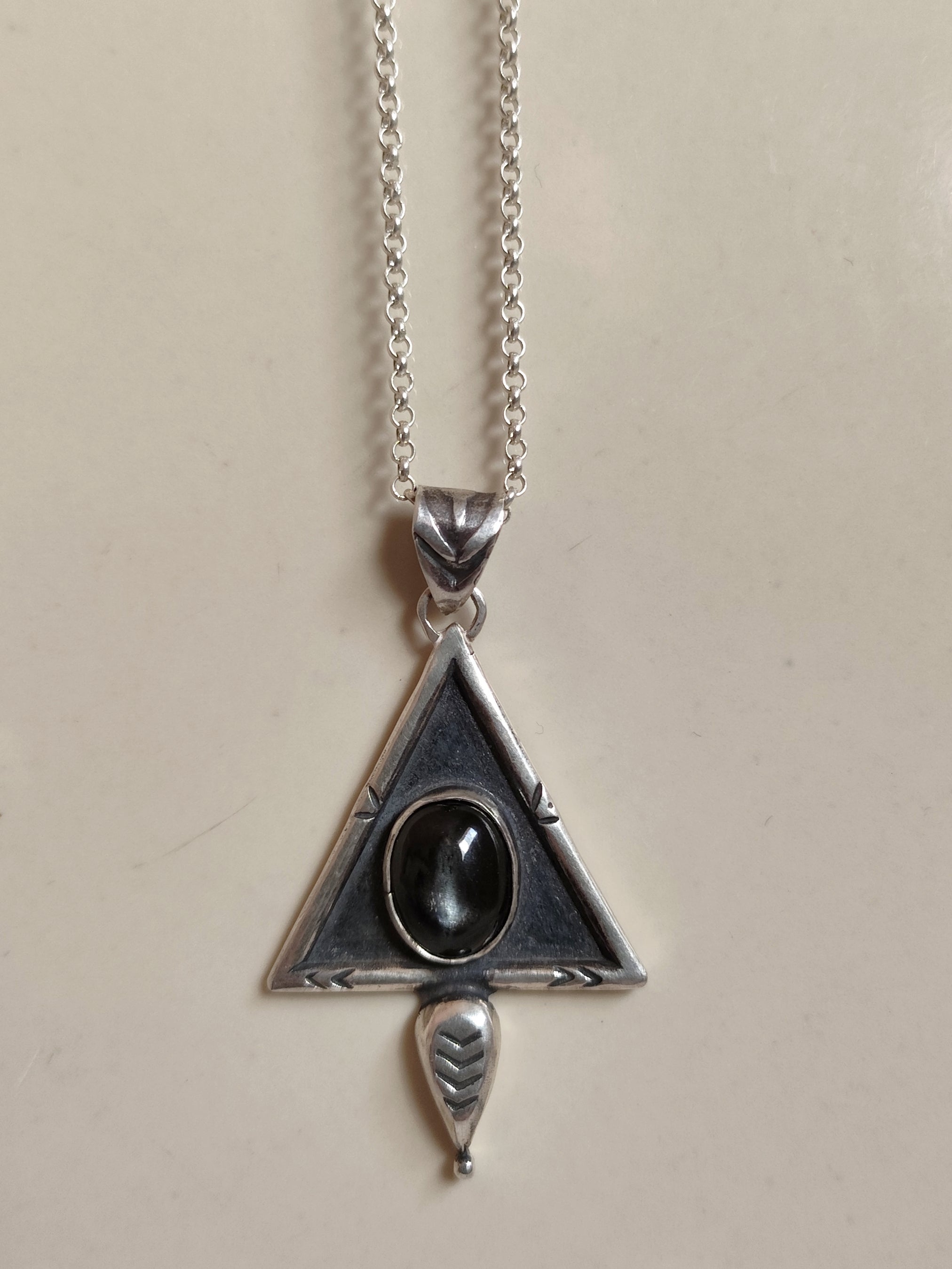 Colgante ERA, triangulo plata 925